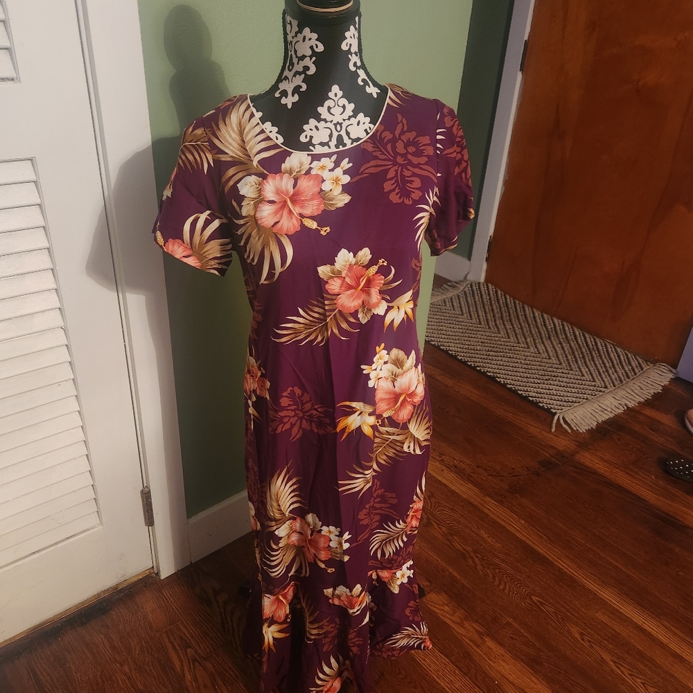Vintage Hawaiian Dress Rayon SZ S Short Sleeve Hibiscus TWO PALMS Made In HAWAII